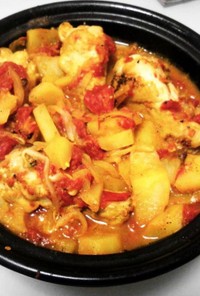 タジン鍋で手羽元とジャガイモのトマト煮