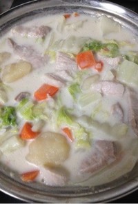 牛乳で簡単野菜スープ