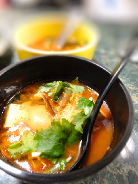 豆腐とキムチの韓国風スープ