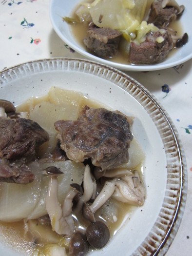 牛すね肉と大根の中華煮込みスープの写真