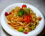 アボガド&ツナトマトの山葵クリームパスタの写真
