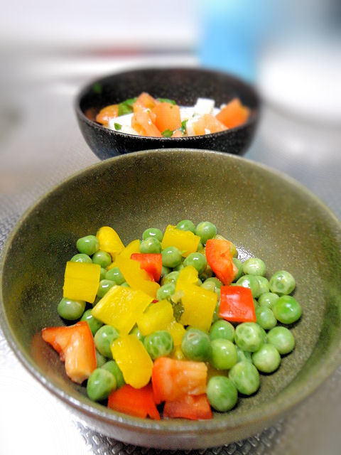 えんどう豆とパプリカのカラフルサラダの画像