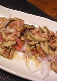 和風つゆ「きわみ」で作るベーコンと椎茸のトマトサラダ