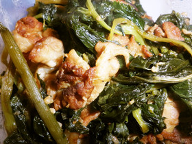 香り豊か!あしたばと豚肉の醤油麹炒め