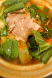 豚ばら肉・白菜キムチ・青梗菜で３点鍋