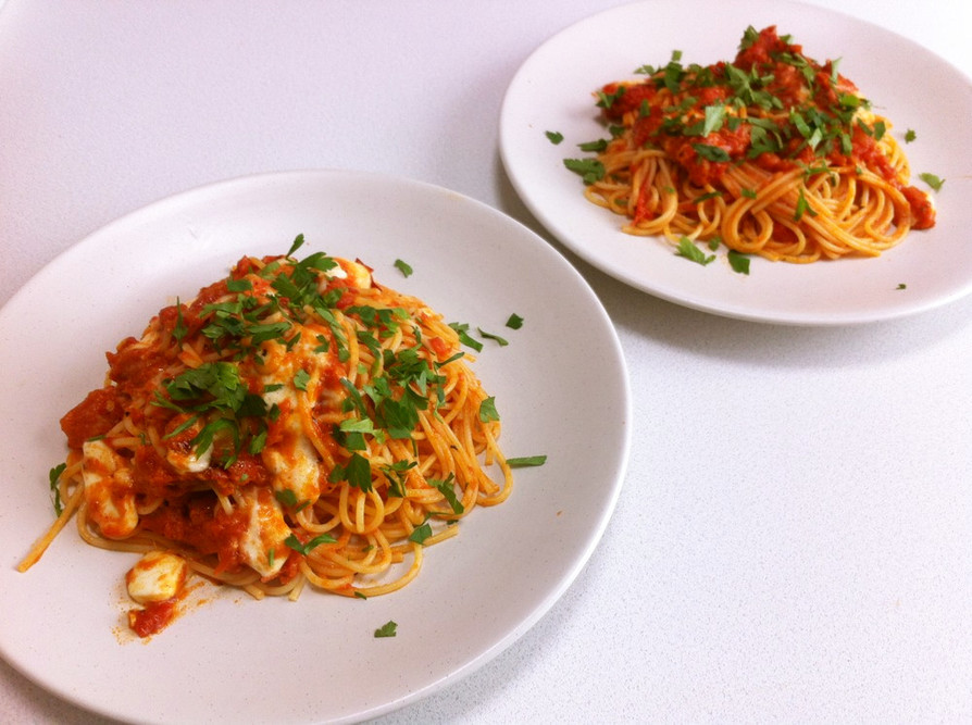 濃厚モッツァレラとトマトのスパゲッティの画像
