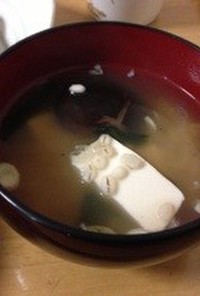 豆腐とわかめの麦クッパ風スープ