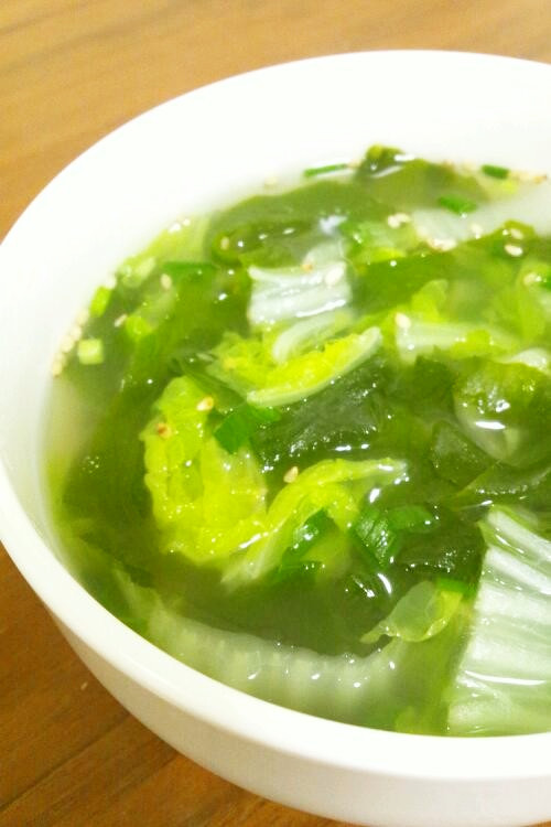 白菜とワカメのあっさり生姜スープの画像