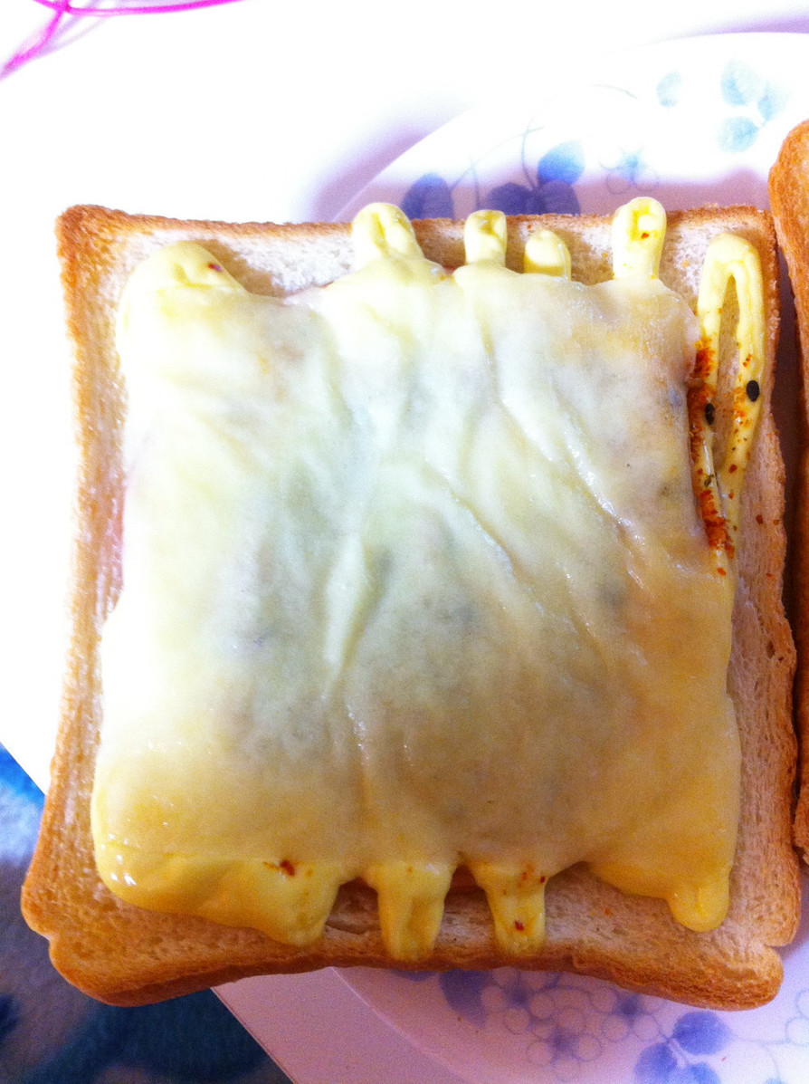 ピリ辛!!七味チーズトースト♥の画像