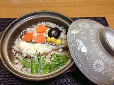 土鍋で作る鱈の炊き込みの写真