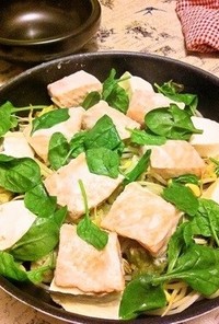 塩麹鮭と豆腐の蒸し鍋