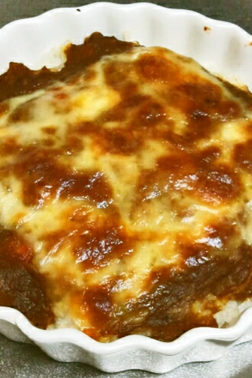 リメイクの一品『焼きチーズカレードリア』の画像
