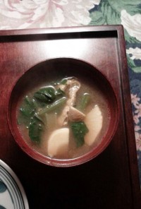 小松菜とタケノコの味噌汁