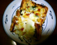 油揚げピザ風