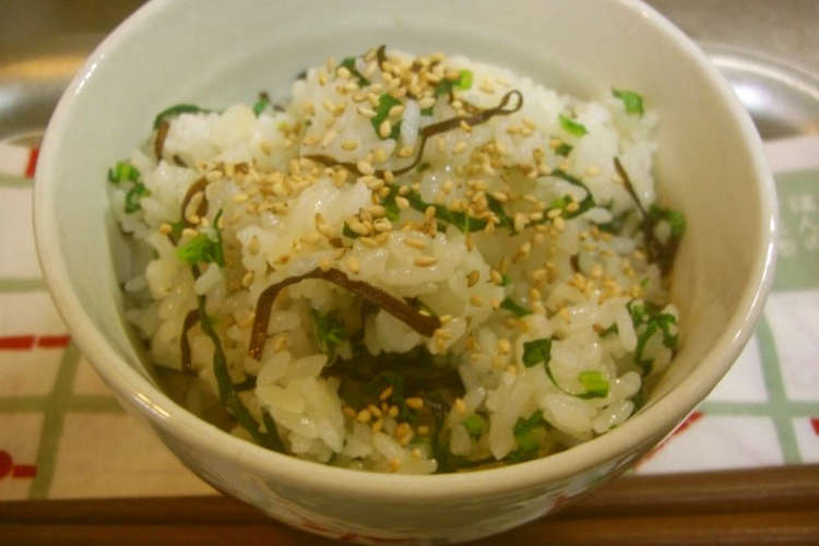 菜っ葉と塩昆布のご飯 レシピ 作り方 By ニコニコ食べよう クックパッド 簡単おいしいみんなのレシピが366万品