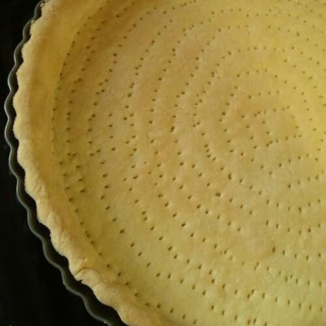 オリーブオイルで簡単タルト生地 レシピ 作り方 By Mikaila クックパッド 簡単おいしいみんなのレシピが360万品