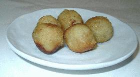 サツマイモのチーズ包み揚げ
