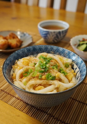 ズボラ飯*揚げ玉と鰹節のぶっかけうどん*