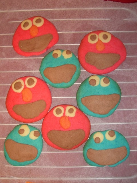 エルモとクッキーモンスター♪のクッキーの画像