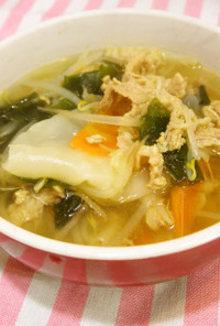 生姜タップリ♡豚肉ともやしのスープ。