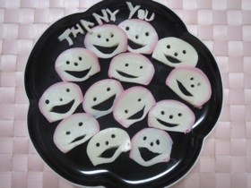 お弁当に笑う!ニコっかまぼこ飾り切り