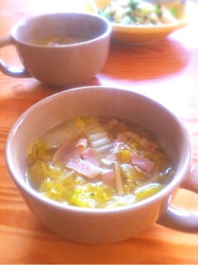 白菜とベーコンの生姜とろみスープの画像