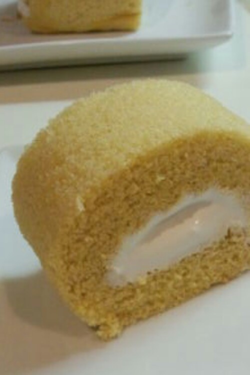 小さな米粉ロールケーキの画像