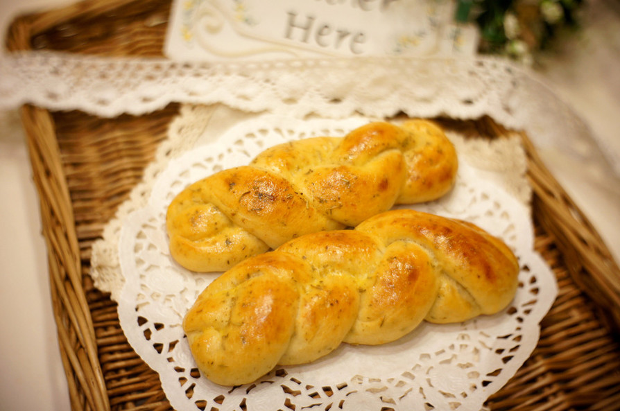 mixed herbs bread by kaymissy 【クックパッド】 簡単おいしいみんなのレシピが395万品