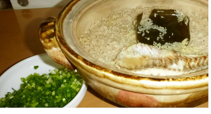 土鍋で鯛めしの画像