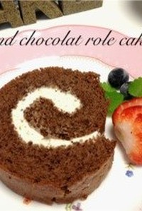 キャラメルアーモンドのココアロールケーキ