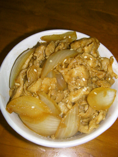 本格中華風✤豚と玉ねぎ炒め丼の写真