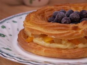 おやつの時間 フルーツシューケーキ
