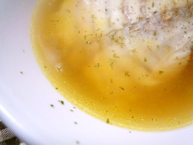 鯛のあらが美味しいコンソメスープの画像
