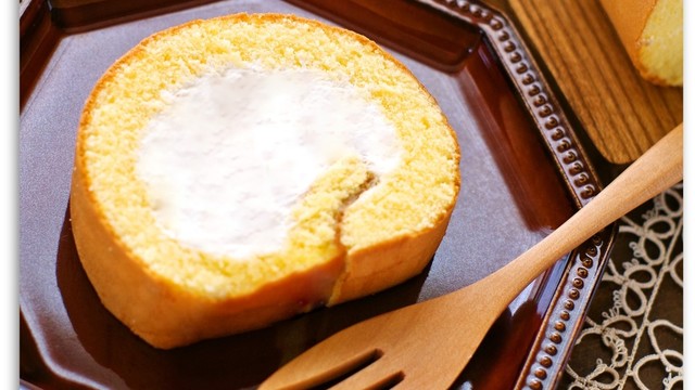 生地材料3つ ふわふわ簡単ロールケーキ レシピ 作り方 By ももら クックパッド 簡単おいしいみんなのレシピが352万品