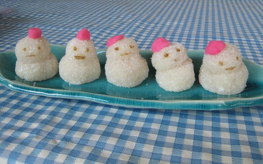 和菓子で雪だるまの画像