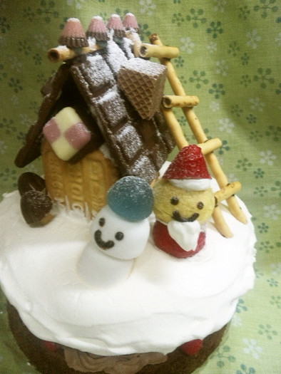 クリスマスケーキの飾り☆お菓子の家の写真