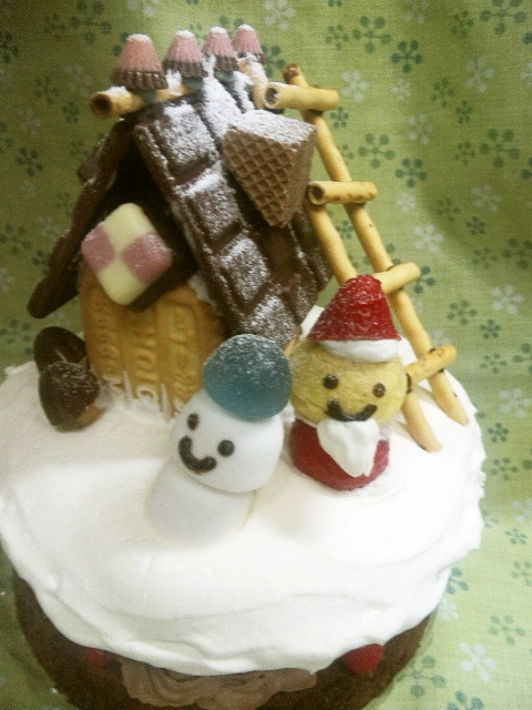 クリスマスケーキの飾り☆お菓子の家の画像