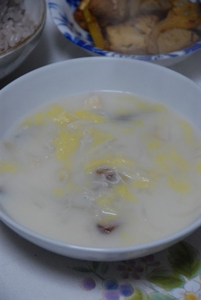 白菜とホタテの豆乳スープの写真