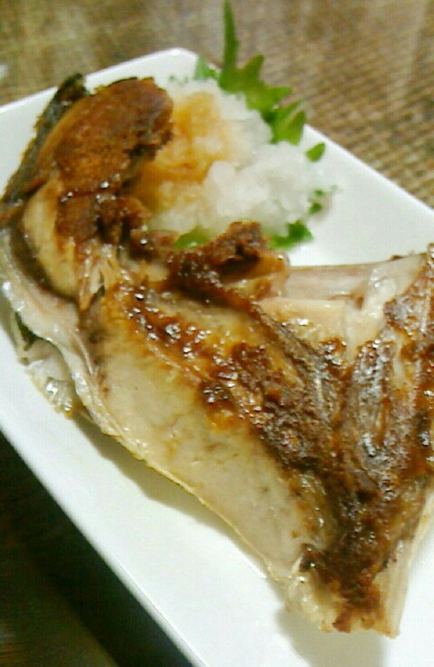 ぶりかまの塩焼き酒蒸し by ☆熊八☆ 【クックパッド】 簡単おいしいみんなのレシピが387万品 ぶりかまの塩焼き酒蒸し by ☆熊八☆