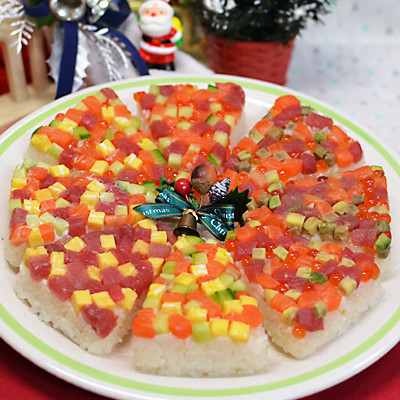 クリスマスに☆おにぎり型で簡単ちらし寿司の画像