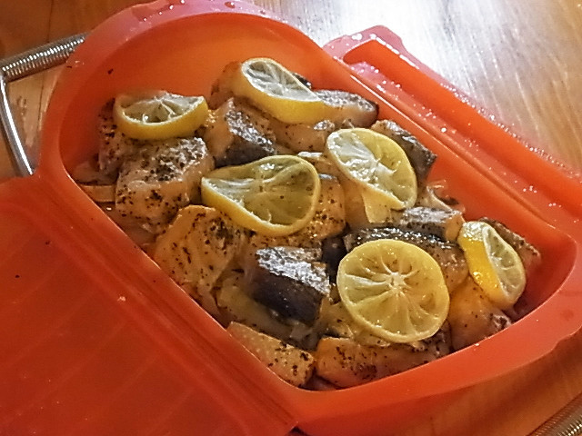 ルクエで！鮭とキャベツのレモン蒸しの画像