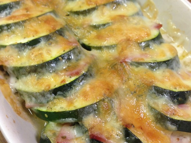 ズッキーニ ベーコンチーズ焼き レシピ 作り方 By ゆきゆうまゆ クックパッド
