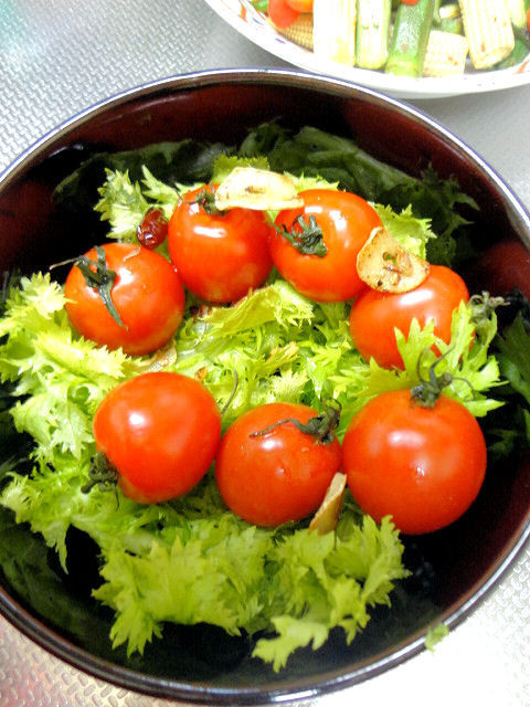 トマトのローズマリーペペロンチーノサラダの画像