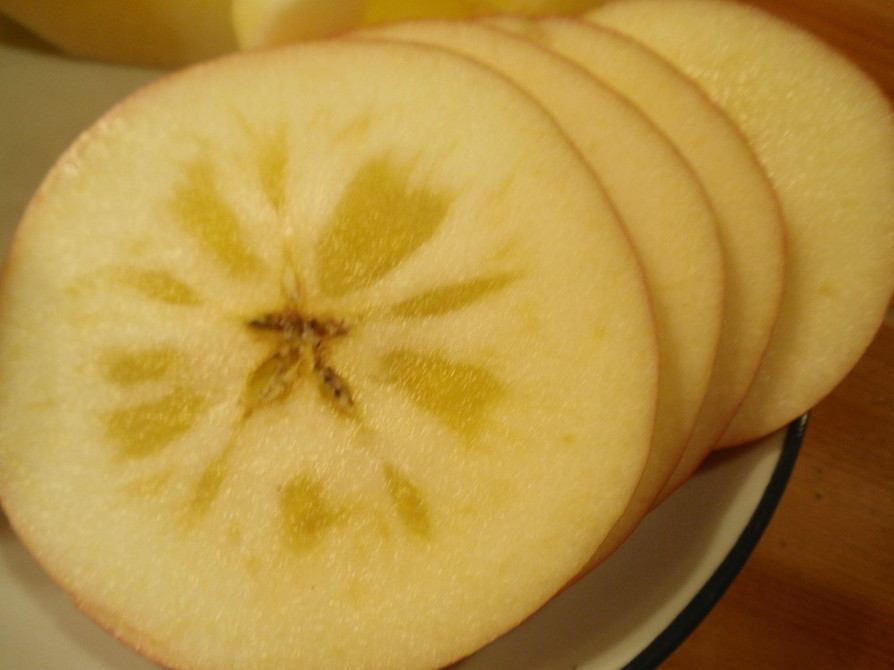 蜜入り「りんご」の切り方の画像