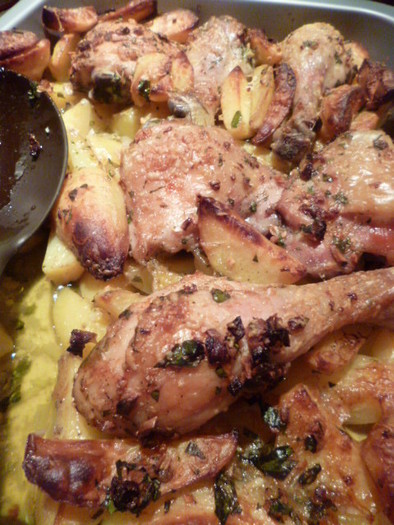 *めちゃ簡単。鶏とポテトのオーブン焼き*の写真