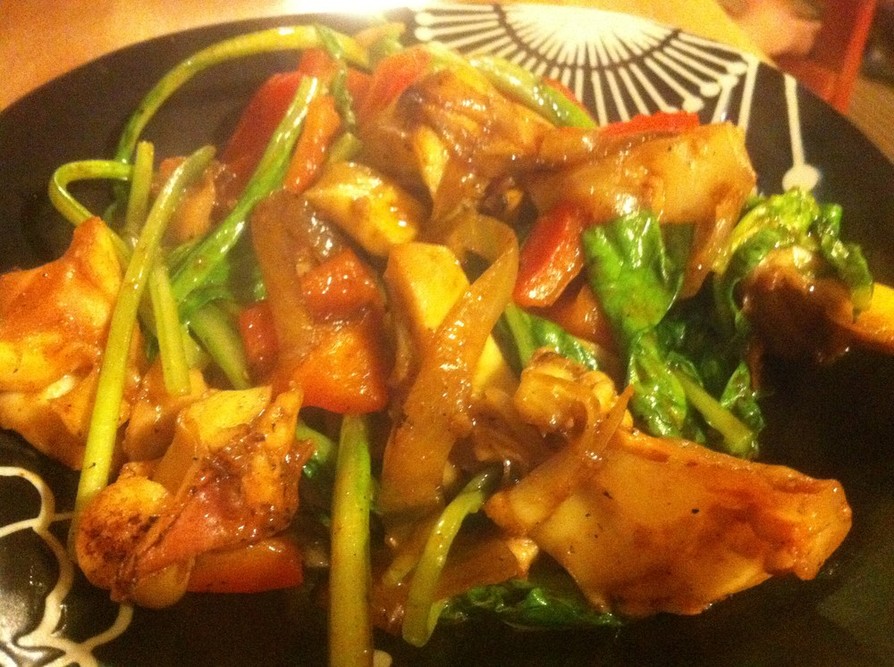 韓国家庭料理・イカと野菜のピリ辛炒めの画像
