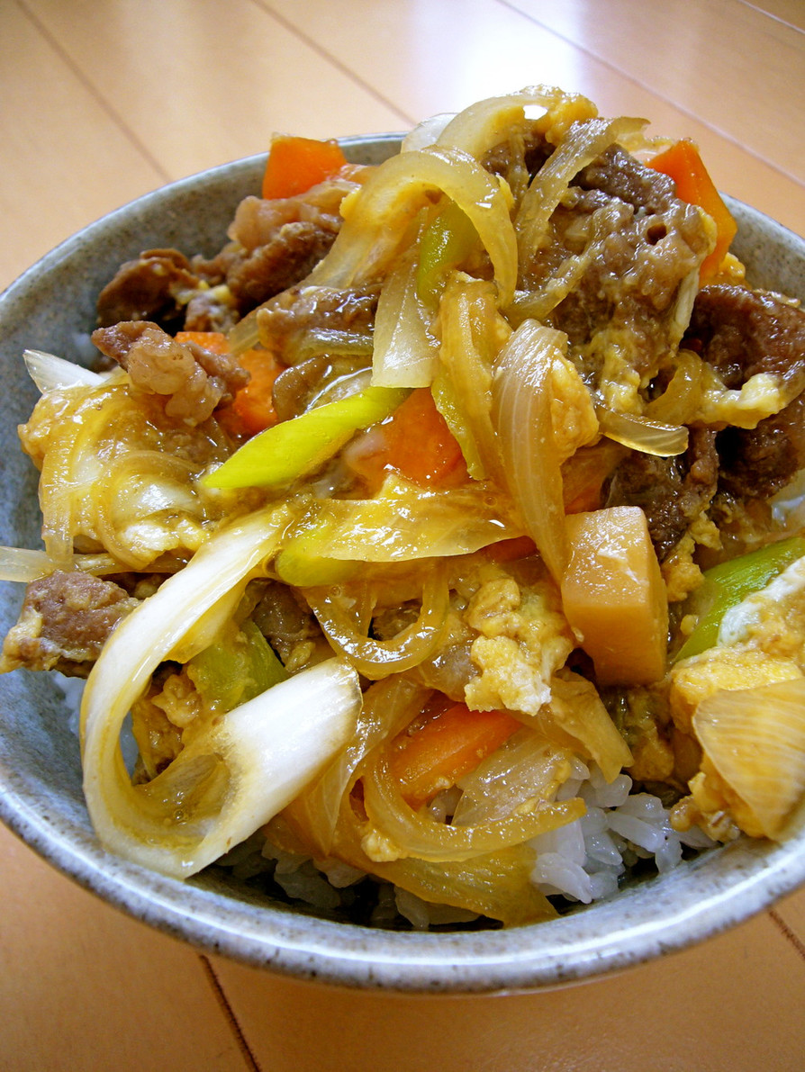 ランチ◎簡単♪牛こまと葱☆すき焼き風牛丼の画像