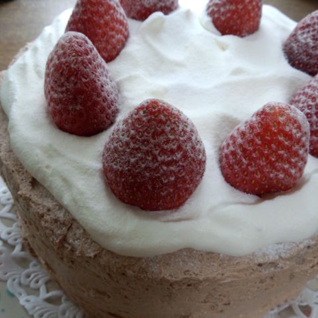 濃厚 チョコバタークリームケーキ 苺 レシピ 作り方 By 69やや子 クックパッド 簡単おいしいみんなのレシピが352万品