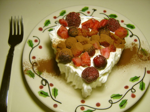 Ｍixベリー生クリームロールケーキの飾りの画像