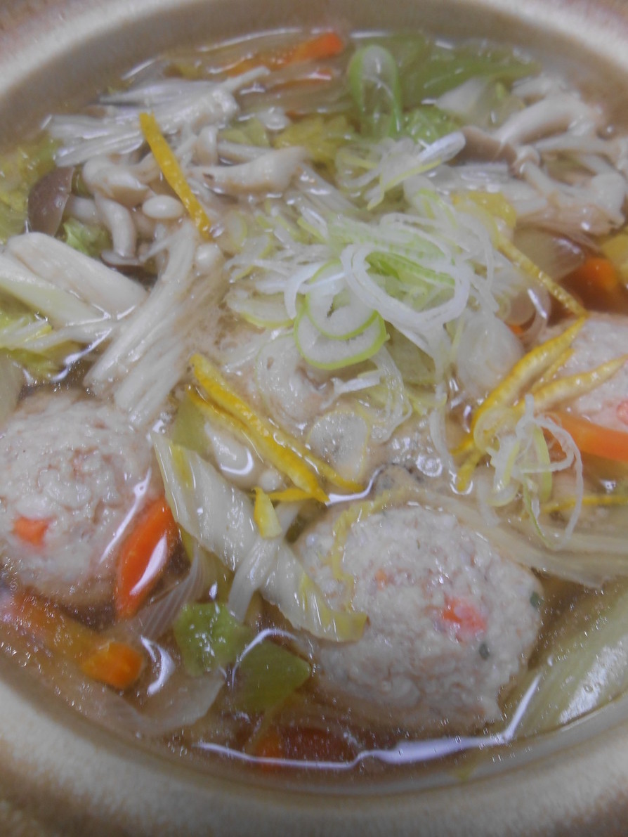 土鍋で具沢山・鶏肉団子スープ（おかず鍋）の画像